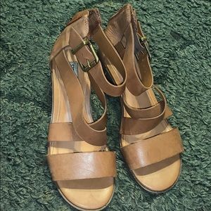 Scrappy Steve Madden sandals